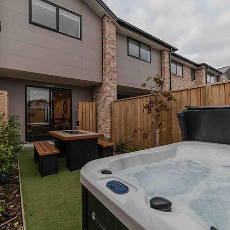 Stones Throw From The Stadium & Hot Tub ไครสต์เชิร์ช ภายนอก รูปภาพ