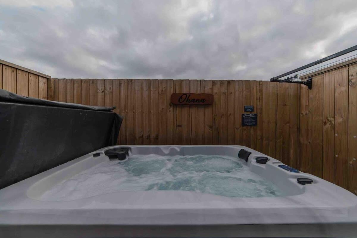 Stones Throw From The Stadium & Hot Tub ไครสต์เชิร์ช ภายนอก รูปภาพ